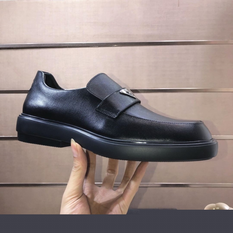 Pra*a leather shoes